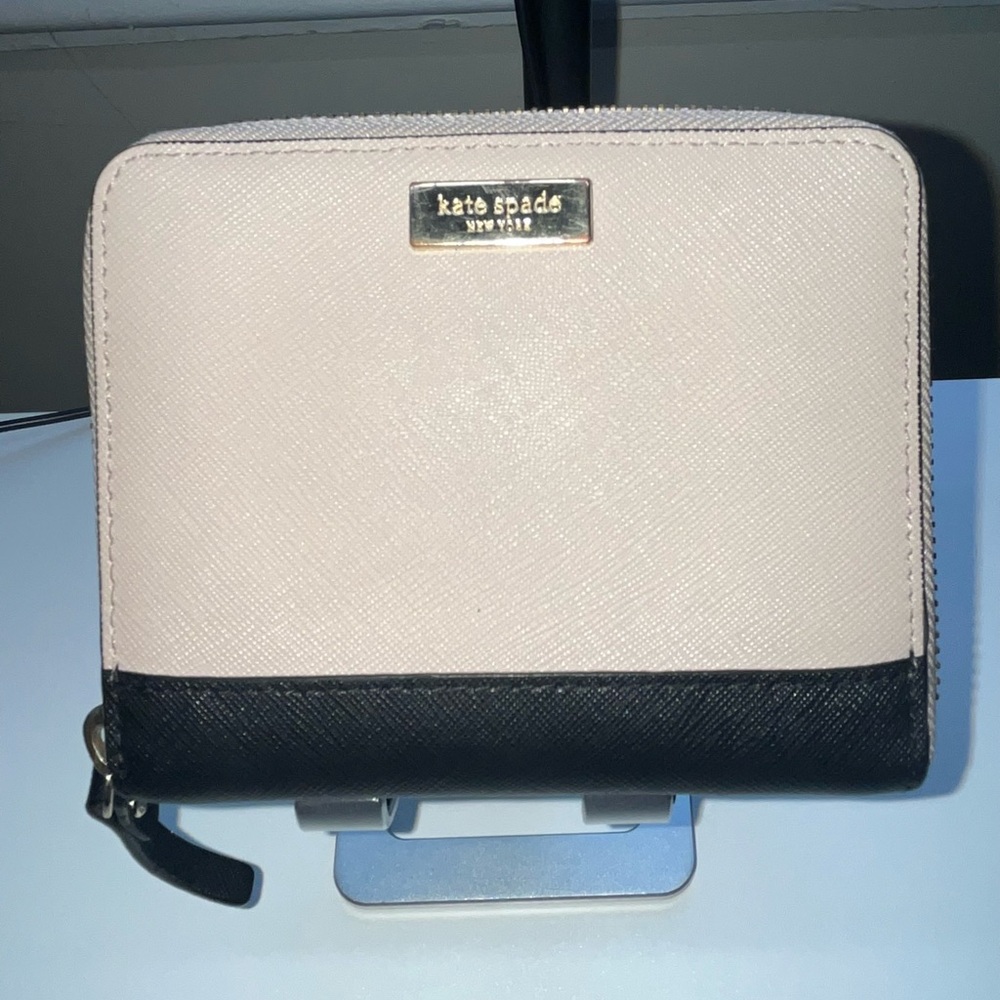 NWOT kate spade Two-Tone Pink and Black Zip Wallet